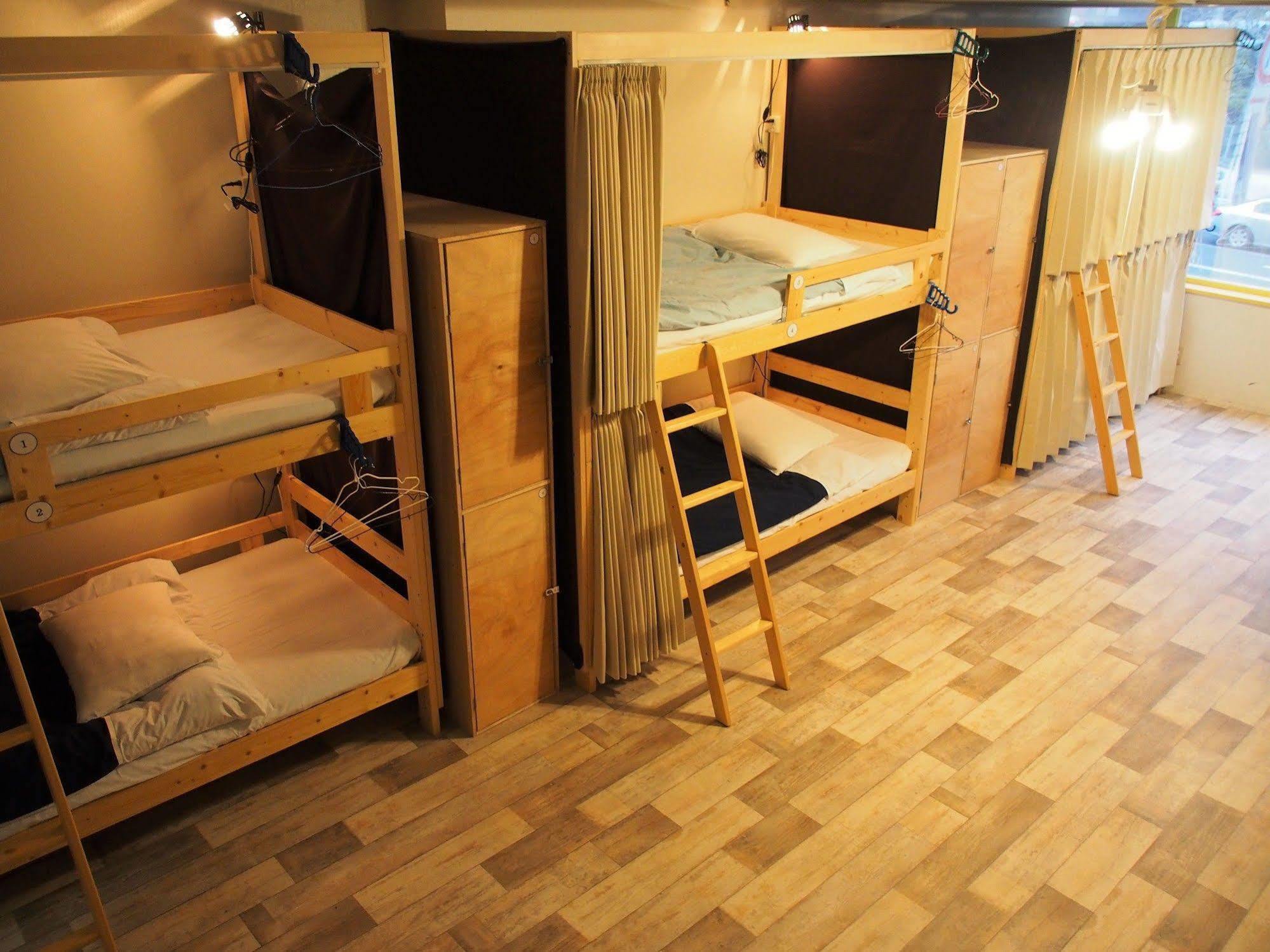Hostel Chill Out Osaka Esterno foto